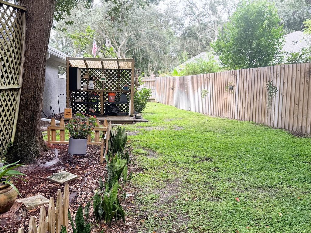 Image 55 of property listing at 33440 LAKE BEND CIRCLE, Leesburg, FL 34788