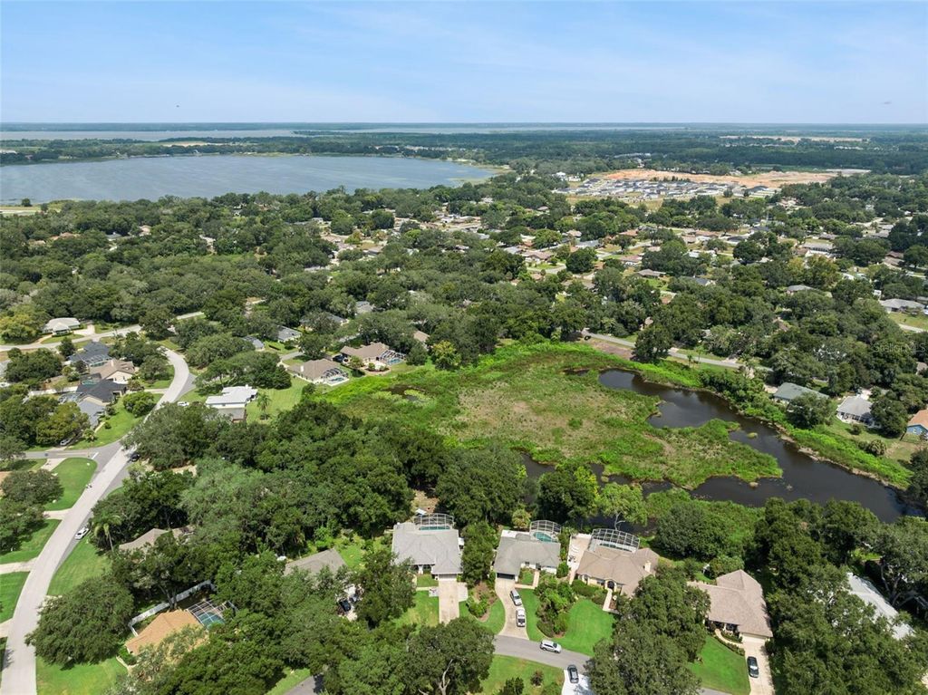 Image 58 of property listing at 33440 LAKE BEND CIRCLE, Leesburg, FL 34788
