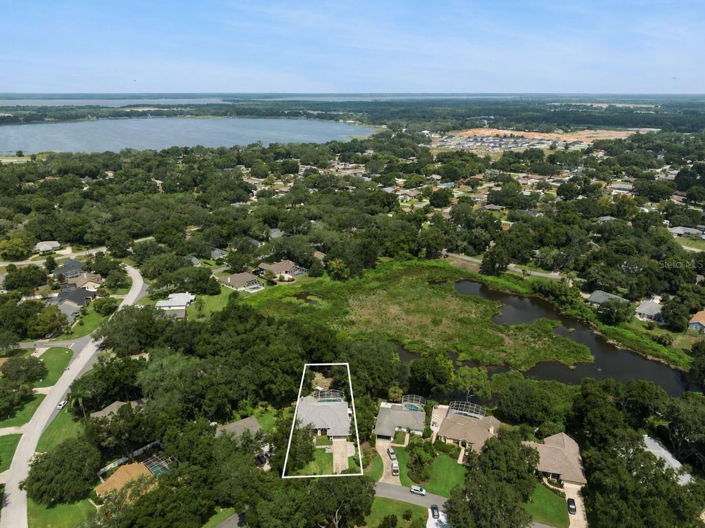 Image 59 of property listing at 33440 LAKE BEND CIRCLE, Leesburg, FL 34788