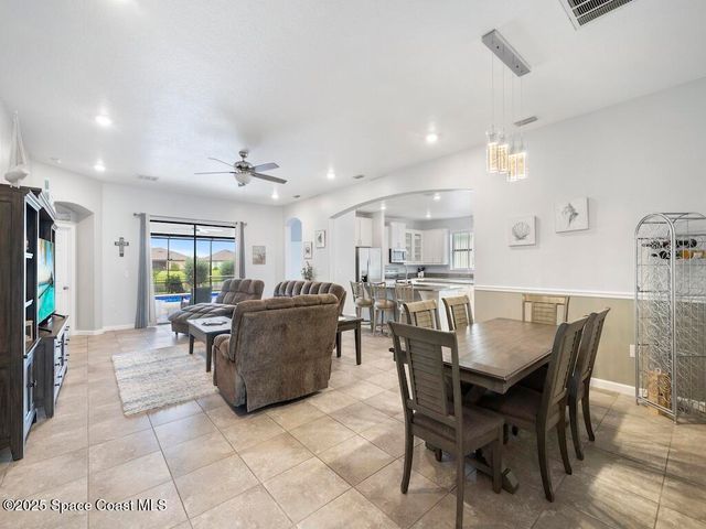 5614 1st Square, Vero Beach, FL 32968