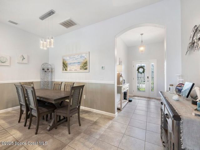 5614 1st Square, Vero Beach, FL 32968