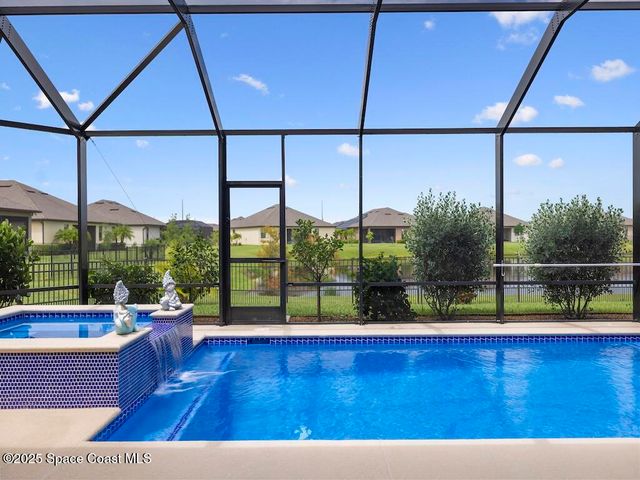 5614 1st Square, Vero Beach, FL 32968