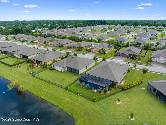 5614 1st Square, Vero Beach, FL 32968