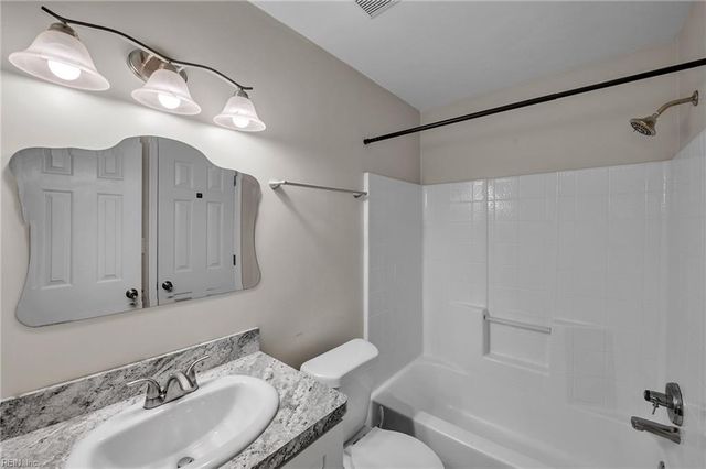 725 Creekside CRES, Chesapeake, VA 23320