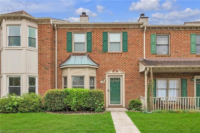 725 Creekside CRES, Chesapeake, VA 23320