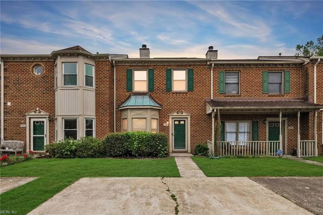 725 Creekside CRES, Chesapeake, VA 23320