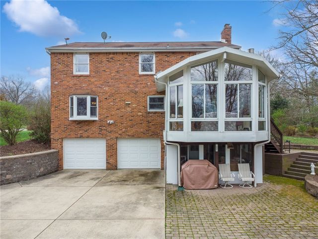 5061 Northlawn Cir, Murrysville, PA 15668