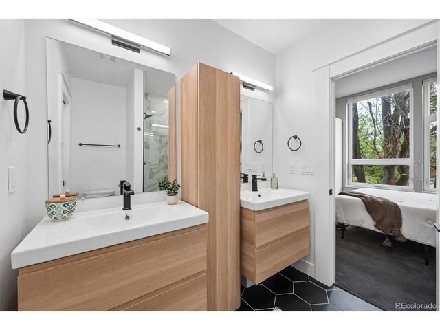 3124 N Gilpin St, Denver, CO 80205