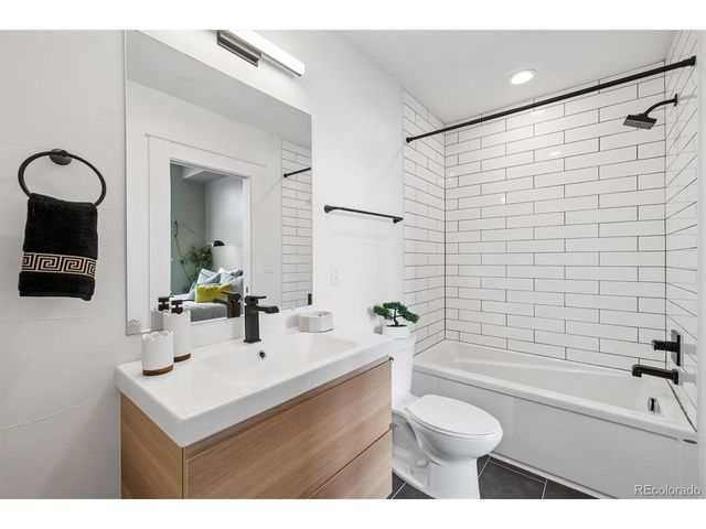 3124 N Gilpin St, Denver, CO 80205