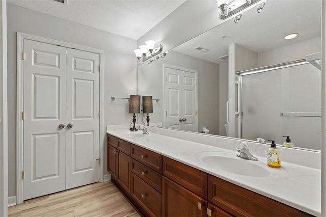 7137 Meadow View Street, Shawnee, KS 66227