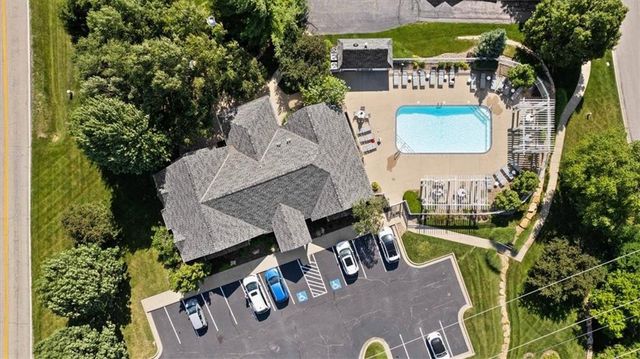 7137 Meadow View Street, Shawnee, KS 66227