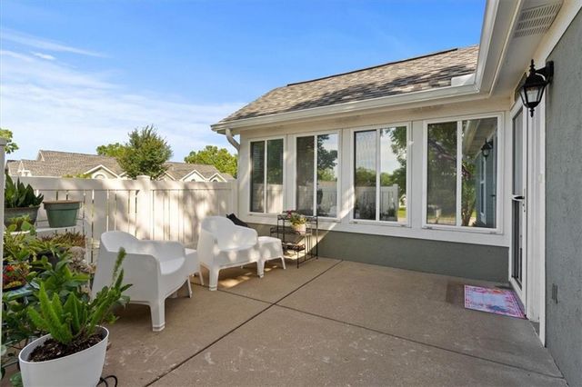7137 Meadow View Street, Shawnee, KS 66227