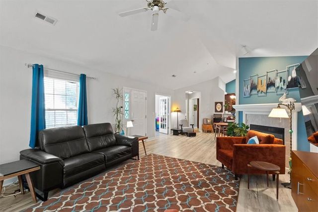 7137 Meadow View Street, Shawnee, KS 66227