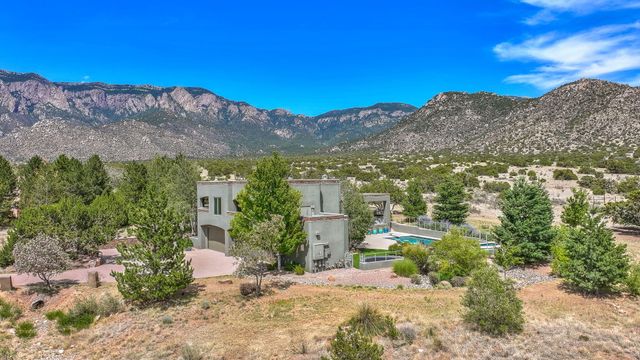 8504 Snakedance Court NE, Albuquerque, NM 87111