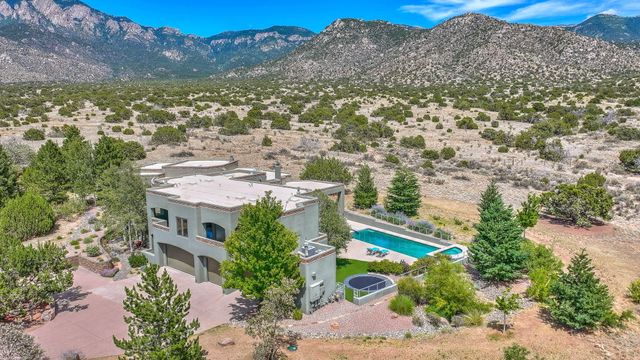 8504 Snakedance Court NE, Albuquerque, NM 87111