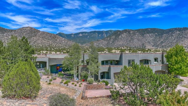 8504 Snakedance Court NE, Albuquerque, NM 87111
