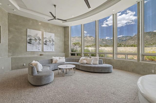 8504 Snakedance Court NE, Albuquerque, NM 87111