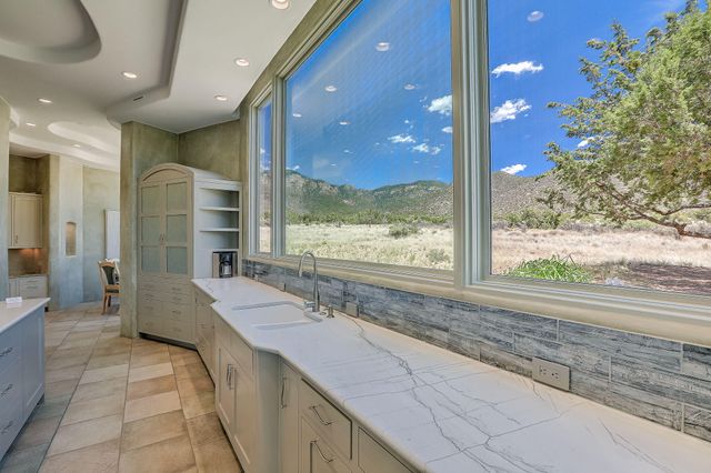 8504 Snakedance Court NE, Albuquerque, NM 87111