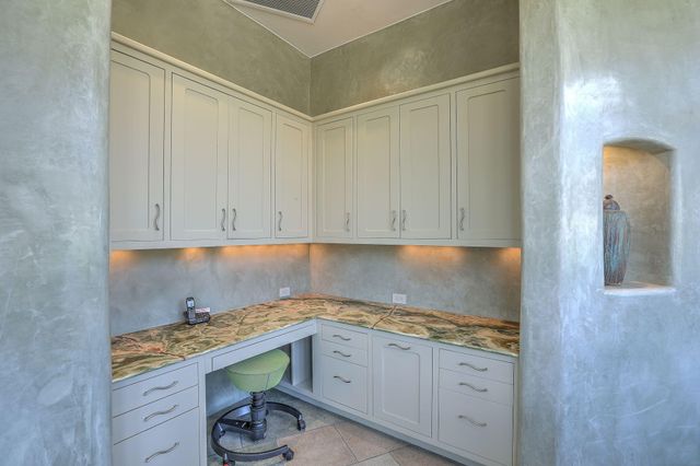 8504 Snakedance Court NE, Albuquerque, NM 87111