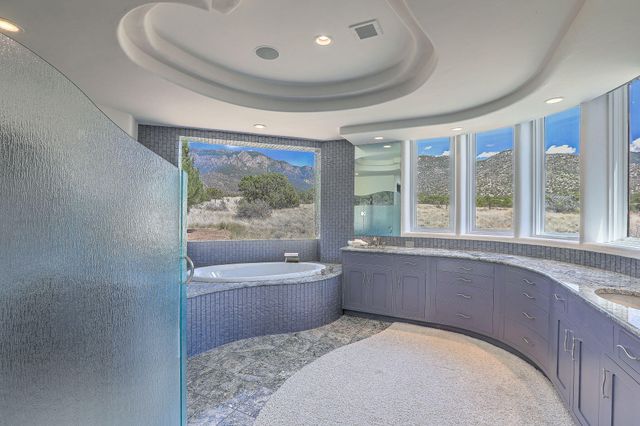 8504 Snakedance Court NE, Albuquerque, NM 87111