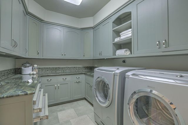 8504 Snakedance Court NE, Albuquerque, NM 87111