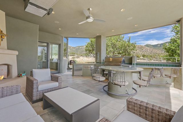 8504 Snakedance Court NE, Albuquerque, NM 87111