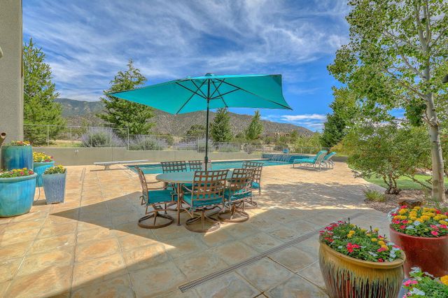 8504 Snakedance Court NE, Albuquerque, NM 87111