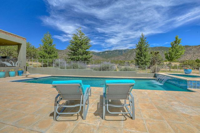 8504 Snakedance Court NE, Albuquerque, NM 87111