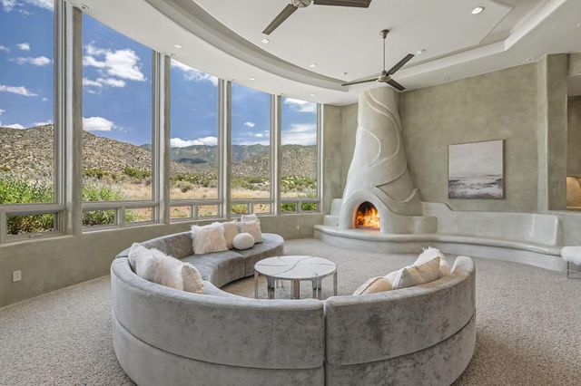 8504 Snakedance Court NE, Albuquerque, NM 87111