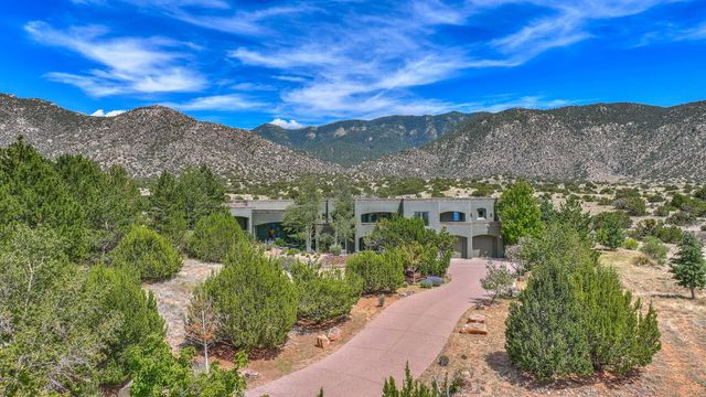 8504 Snakedance Court NE, Albuquerque, NM 87111