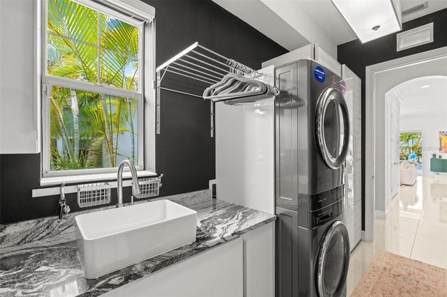 1256 TYNE LANE, Bradenton, FL 34208