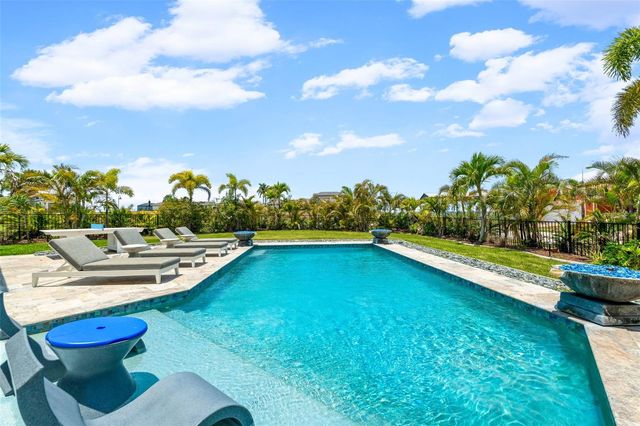 1256 TYNE LANE, Bradenton, FL 34208