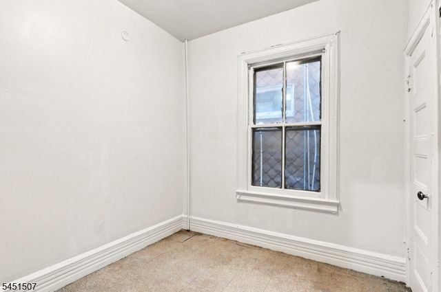 102 Claremont Ave, Jersey City, NJ 07305