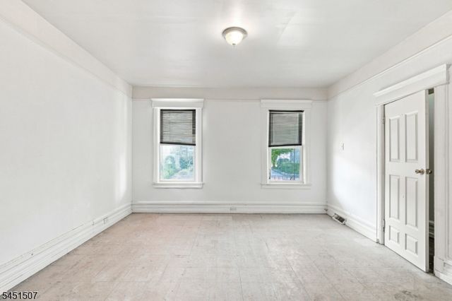 102 Claremont Ave, Jersey City, NJ 07305