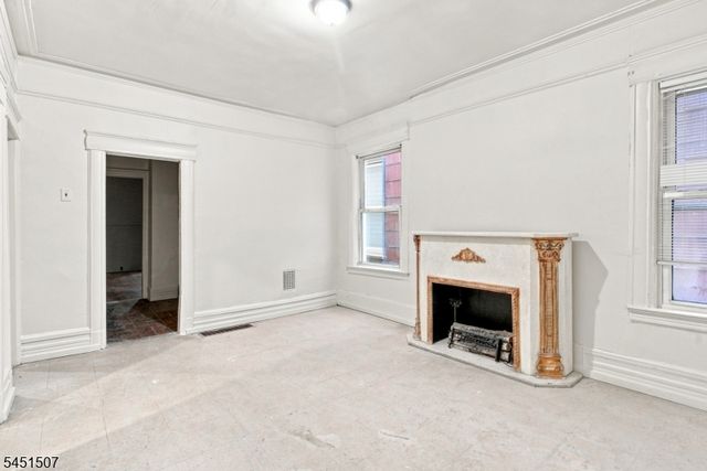 102 Claremont Ave, Jersey City, NJ 07305