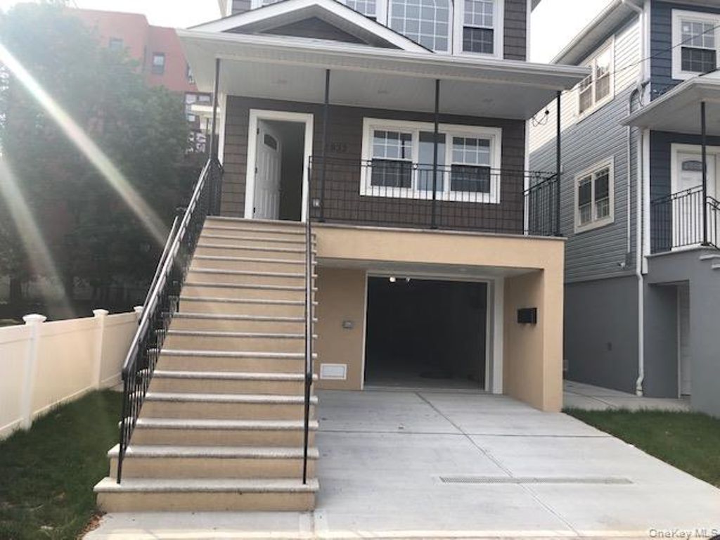 2933 Ocean Crest Boulevard, Far Rockaway, NY 11691