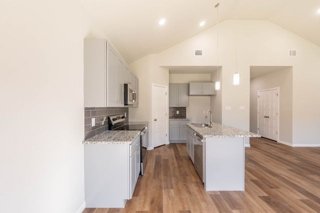 213 Marble Creek Drive, Fort Worth, TX 76131