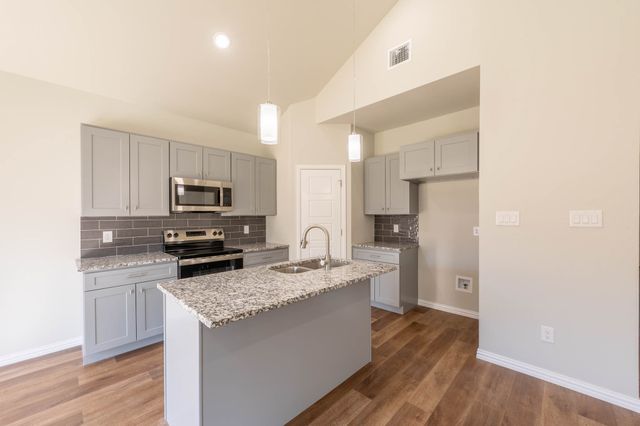 213 Marble Creek Drive, Fort Worth, TX 76131