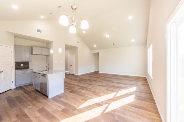 213 Marble Creek Drive, Fort Worth, TX 76131