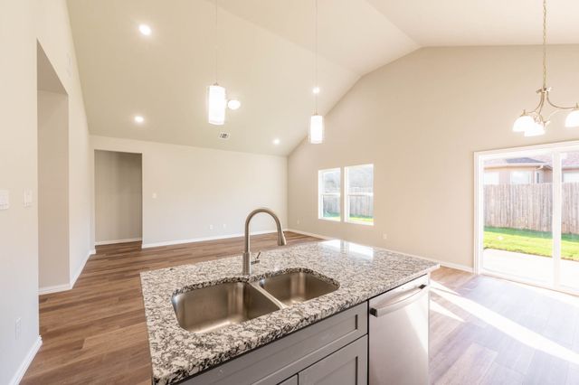 213 Marble Creek Drive, Fort Worth, TX 76131