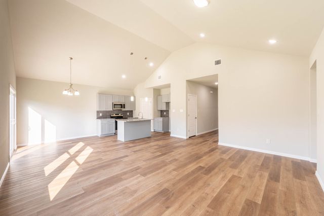 213 Marble Creek Drive, Fort Worth, TX 76131