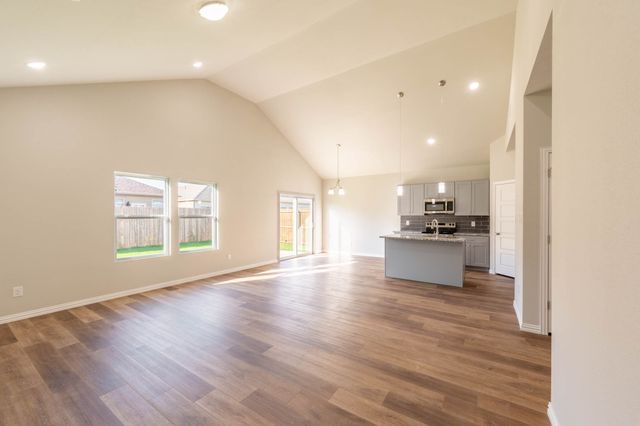 213 Marble Creek Drive, Fort Worth, TX 76131