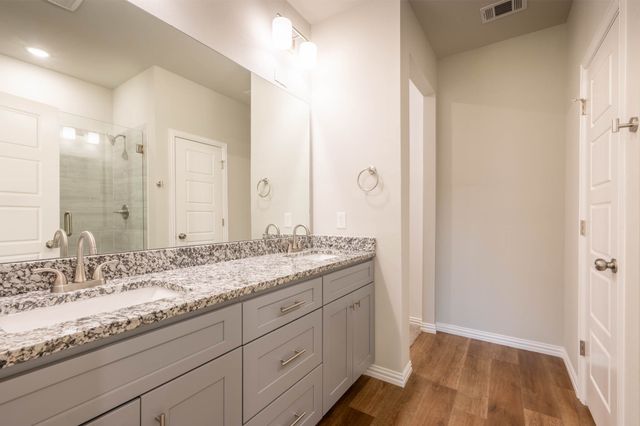 213 Marble Creek Drive, Fort Worth, TX 76131