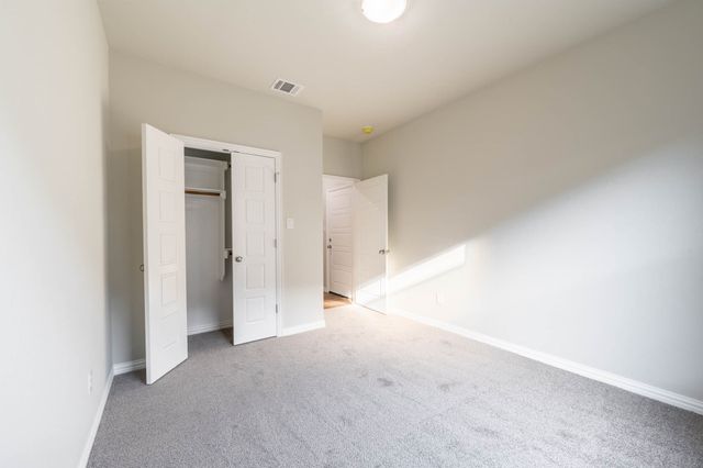 213 Marble Creek Drive, Fort Worth, TX 76131