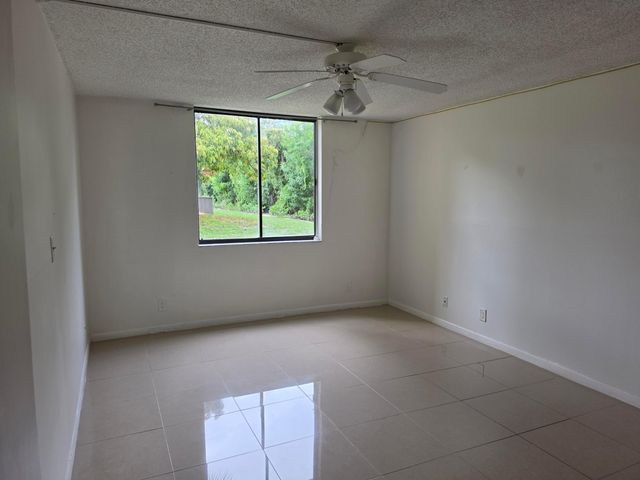 733 SE 1st Way 102, Deerfield Beach, FL 33441