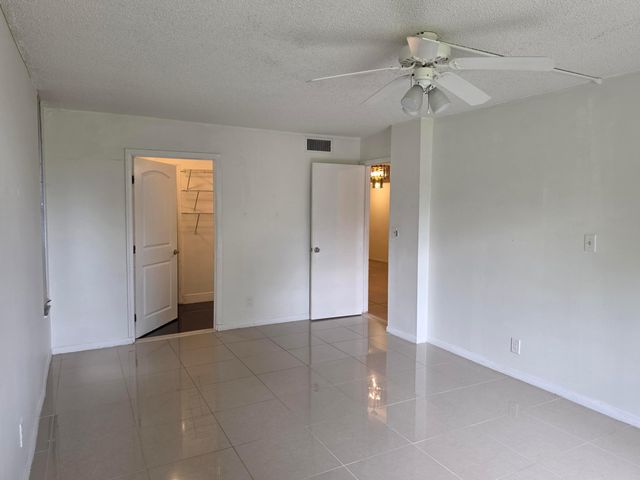 733 SE 1st Way 102, Deerfield Beach, FL 33441