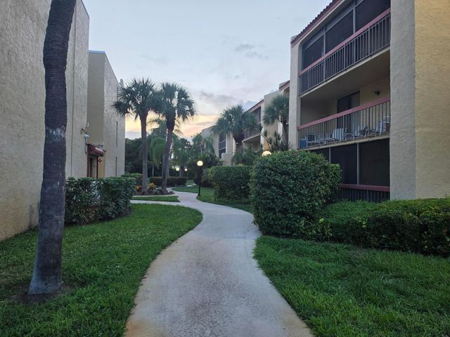 733 SE 1st Way 102, Deerfield Beach, FL 33441