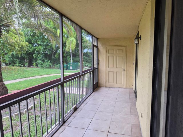 733 SE 1st Way 102, Deerfield Beach, FL 33441