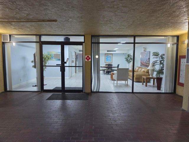 733 SE 1st Way 102, Deerfield Beach, FL 33441