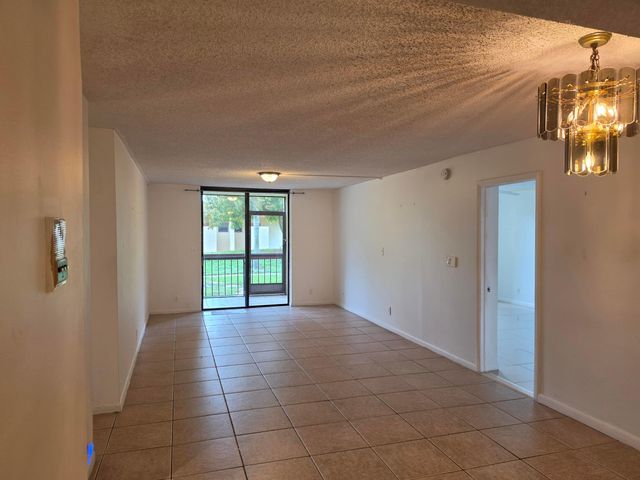 733 SE 1st Way 102, Deerfield Beach, FL 33441